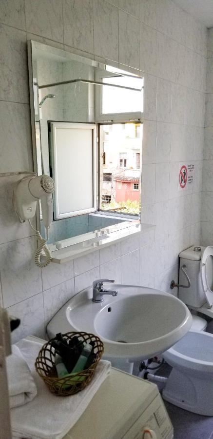 Spacious And Cozy - Ajia Apartamento