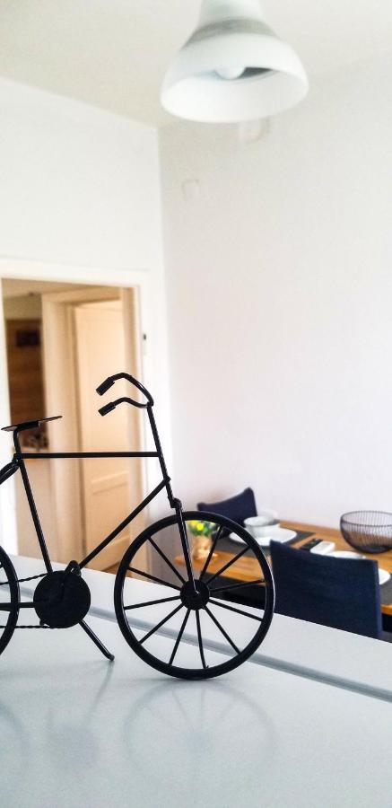 Apartamento Spacious And Cozy - Ajia Tirana